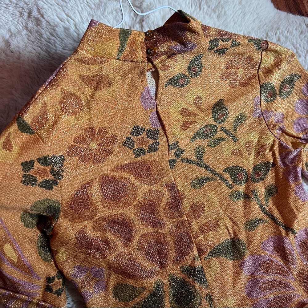 Farm Rio Shiny Cropped Blouse - Picture 4 of 7